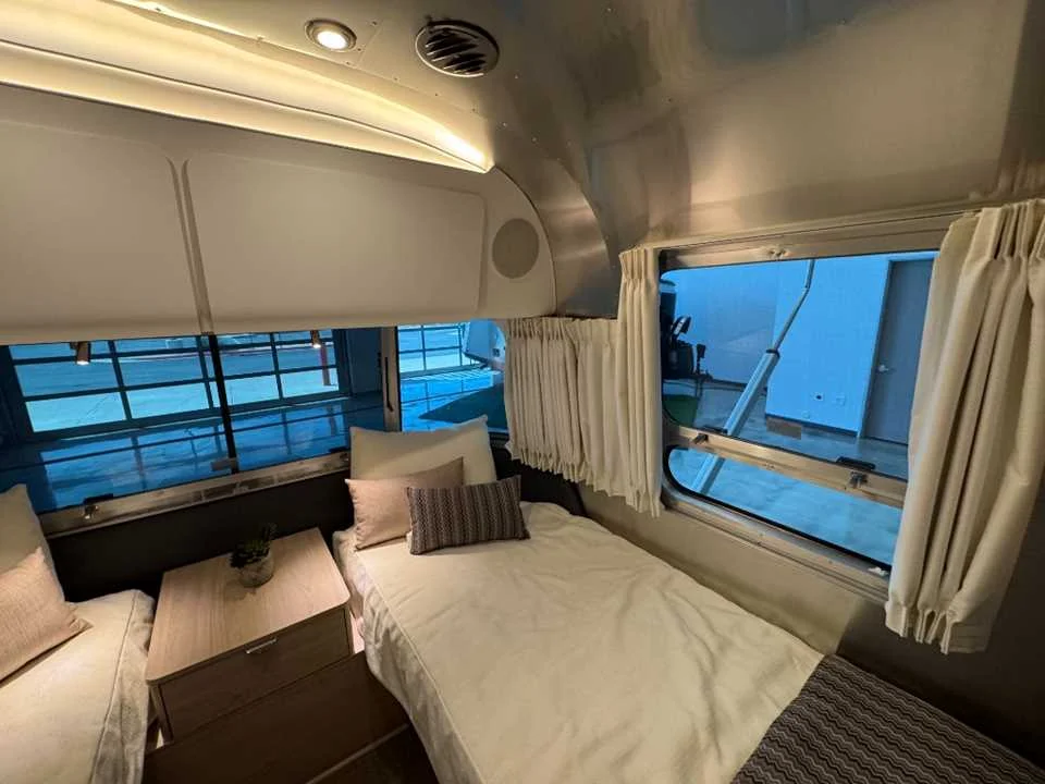 Used 2024 SILVER AIRSTREAM  image 26