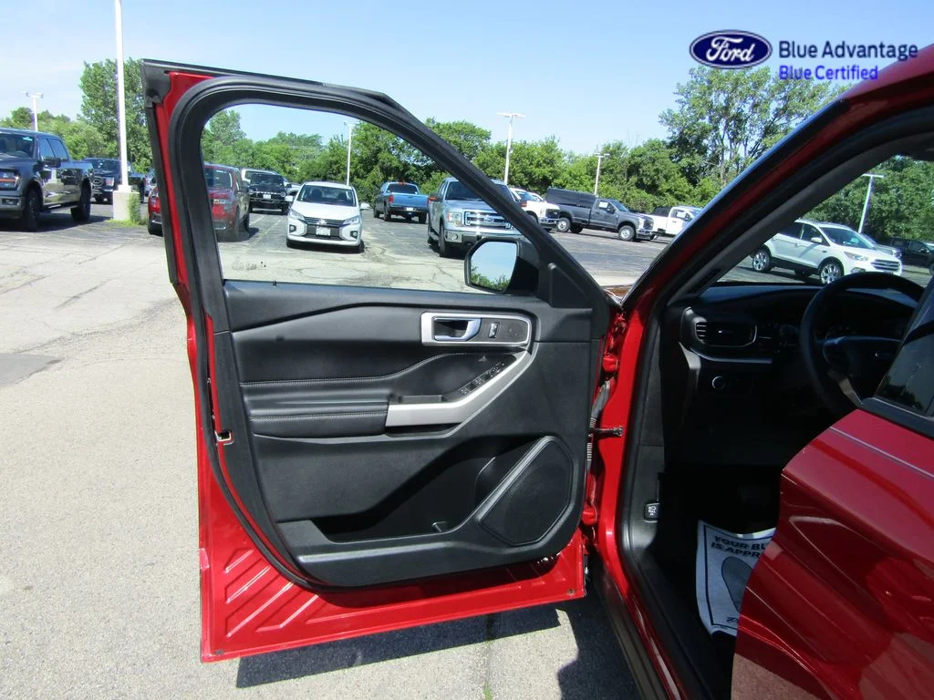 Certified Used 2024 Rapid Red Metallic Tinted Clearcoat Ford XLT image 28