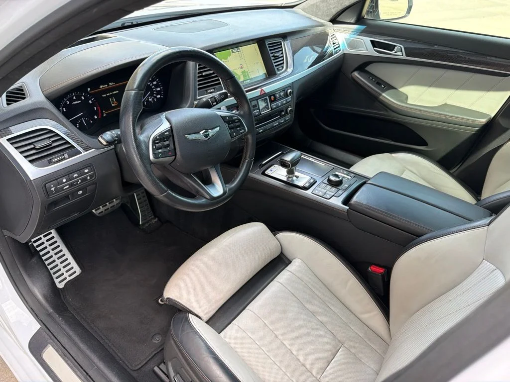 Used 2018 White Genesis 3.3T Sport image 20