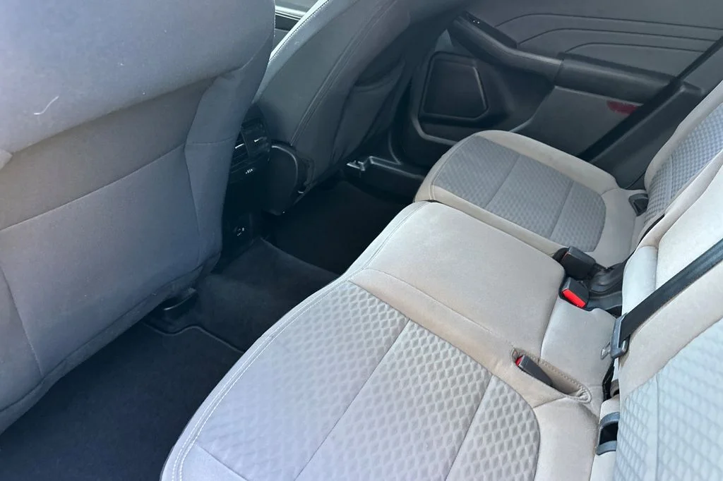 Used 2022 Black Ford SE image 14