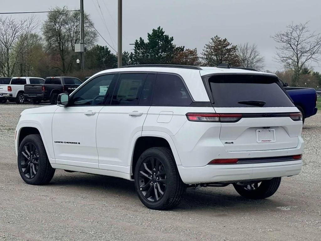 New 2026 White Jeep Limited Reserve image 9
