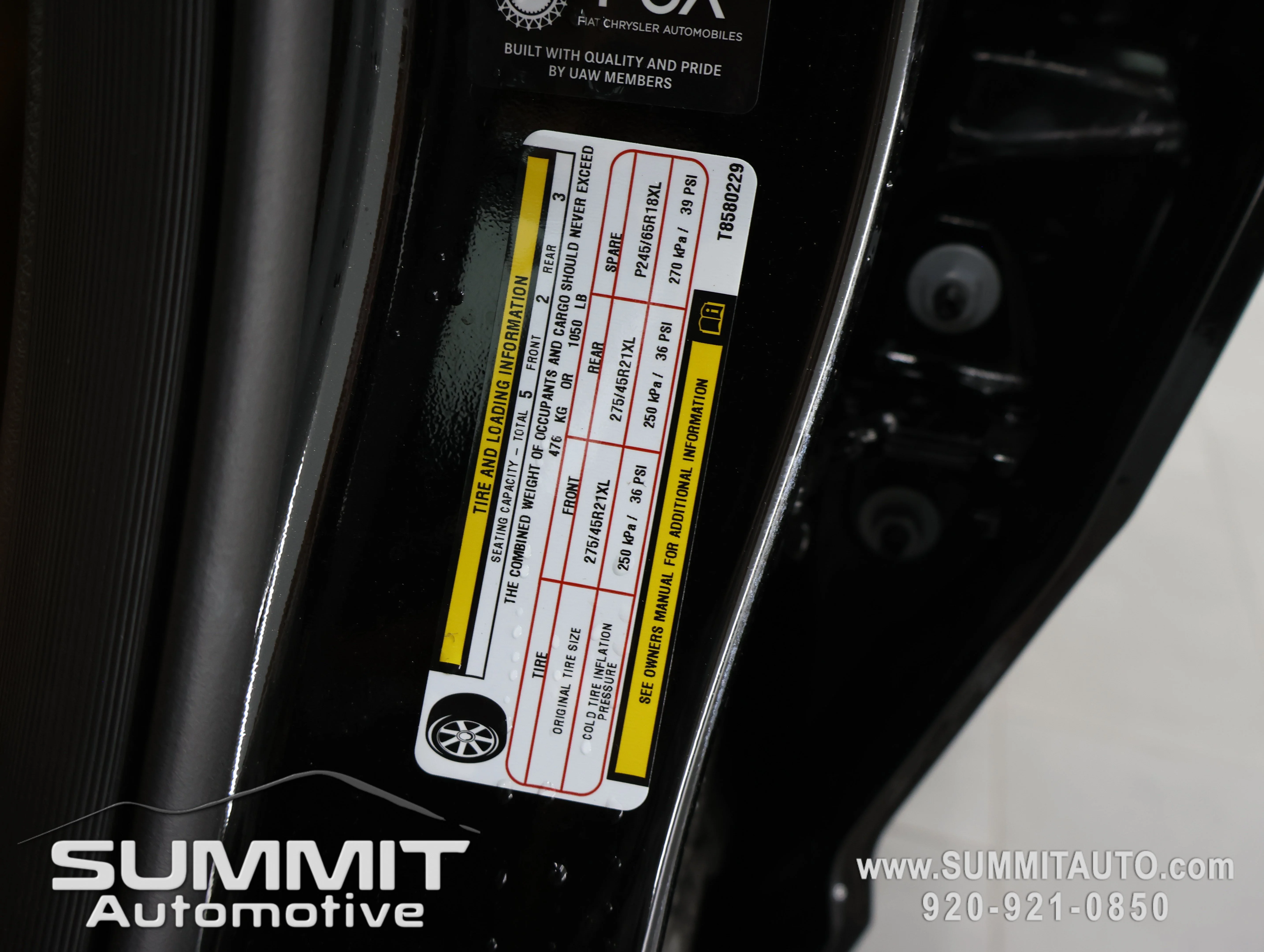 New 2026 Diamond Black Crystal Pearl-Coat Exterior Paint Jeep Summit image 90