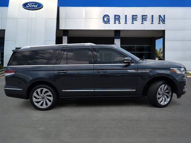 Used 2024 Blue Lincoln Reserve image 3