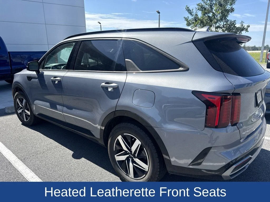 Used 2023 Everlasting Silver Kia EX image 2