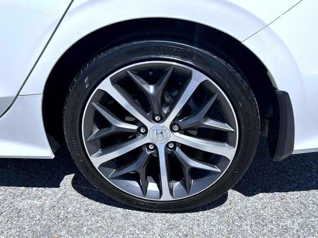 Used 2023 White Honda Touring image 22