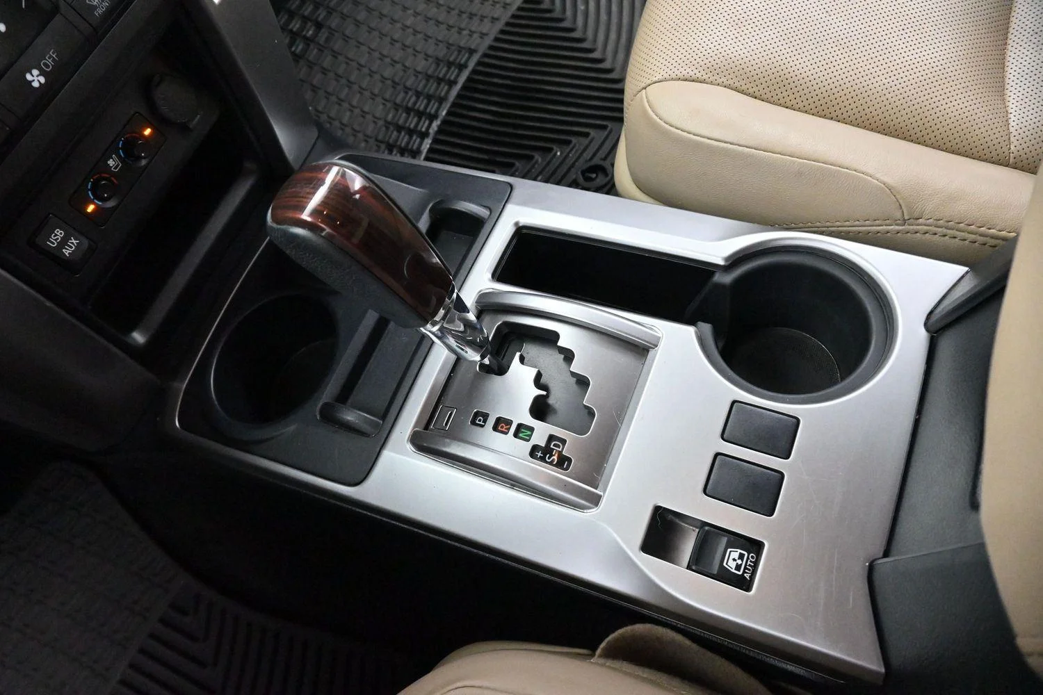 Used 2019 Blizzard Pearl Toyota Limited image 30