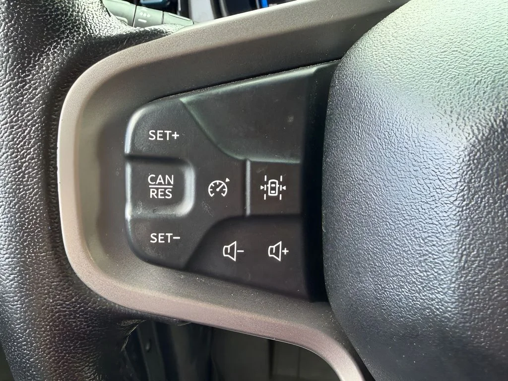 Used 2022 Orange Ford Wildtrak image 25