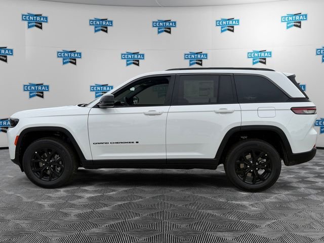 New 2026 Bright White Clear-Coat Exterior Paint Jeep Altitude image 2