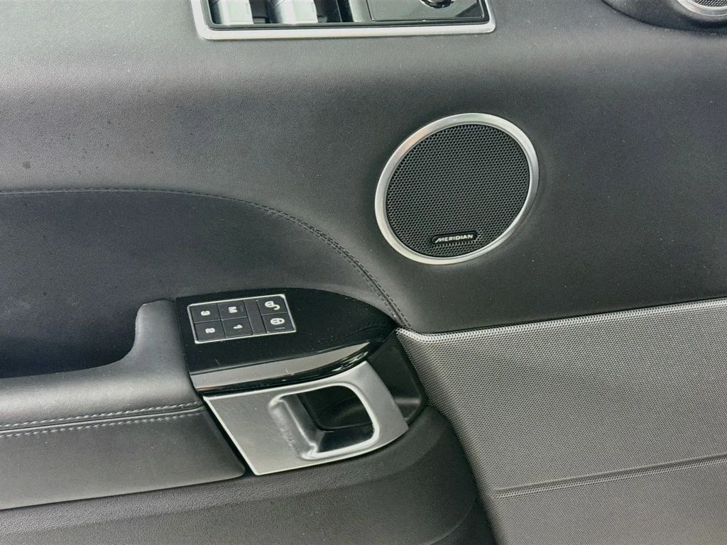 Used 2020  Land Rover HSE Dynamic image 19