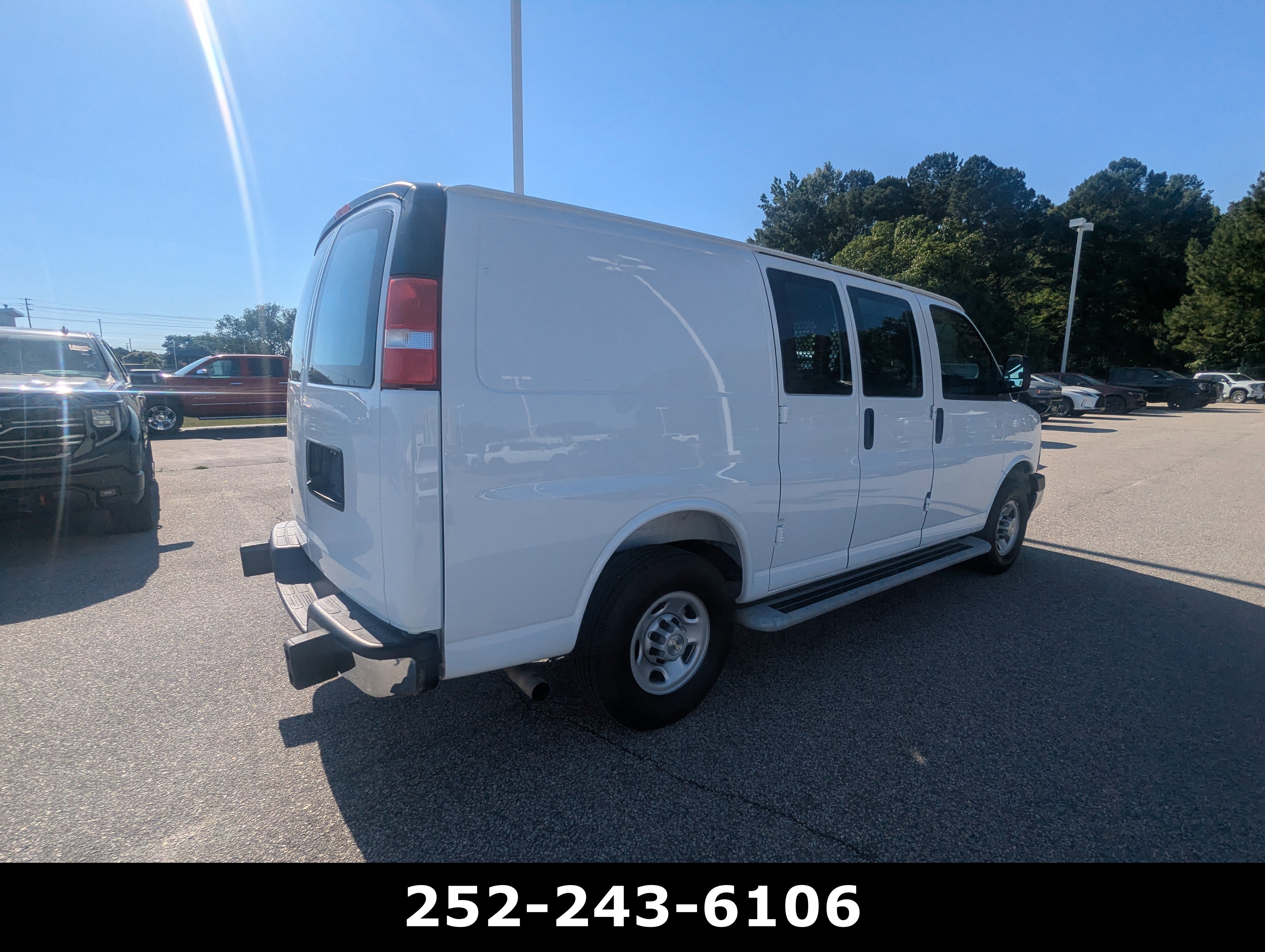 Used 2025 Summit White Chevrolet Work Van image 5