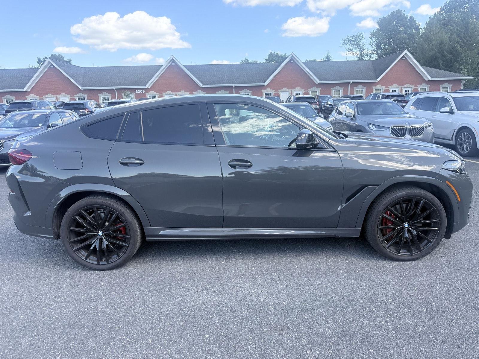 Used 2024 Dravit Grey Metallic BMW M60i image 9