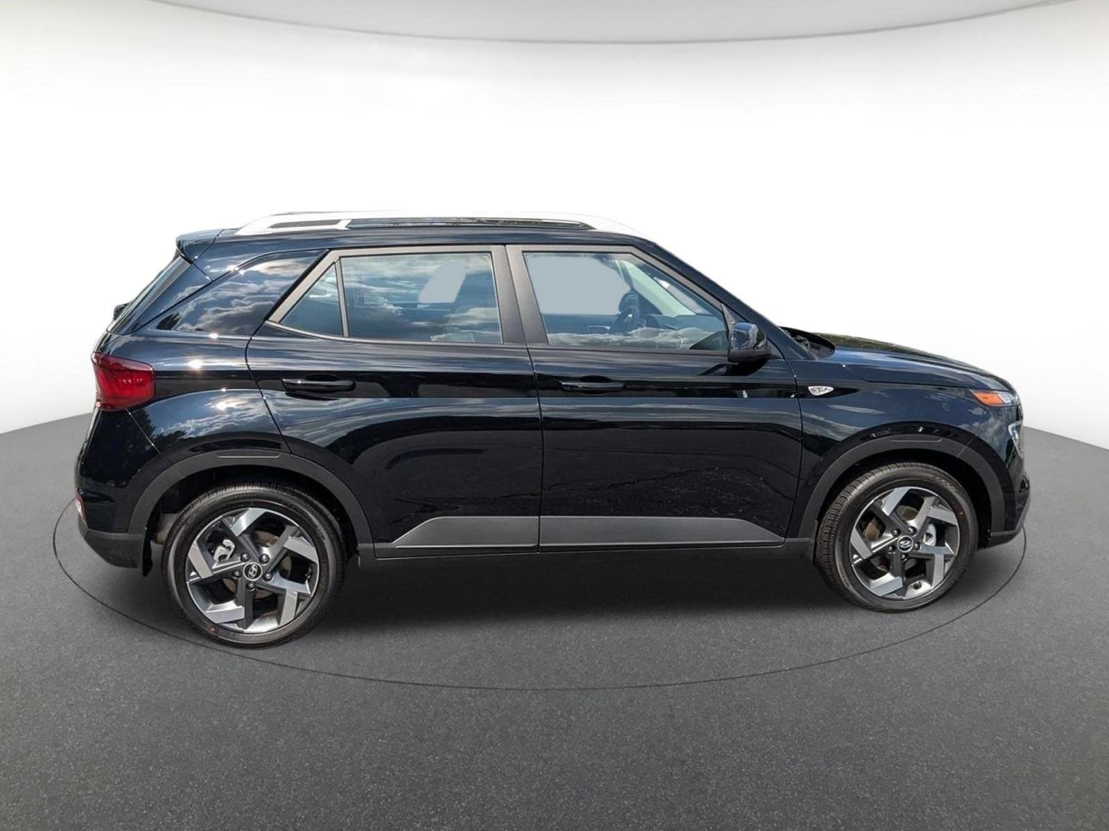 New 2026 Onyx Black Hyundai SEL image 3