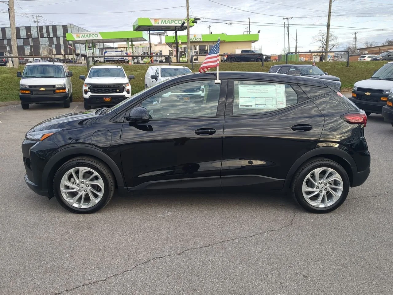 New 2027 Mosaic Black Metallic Chevrolet LT image 5