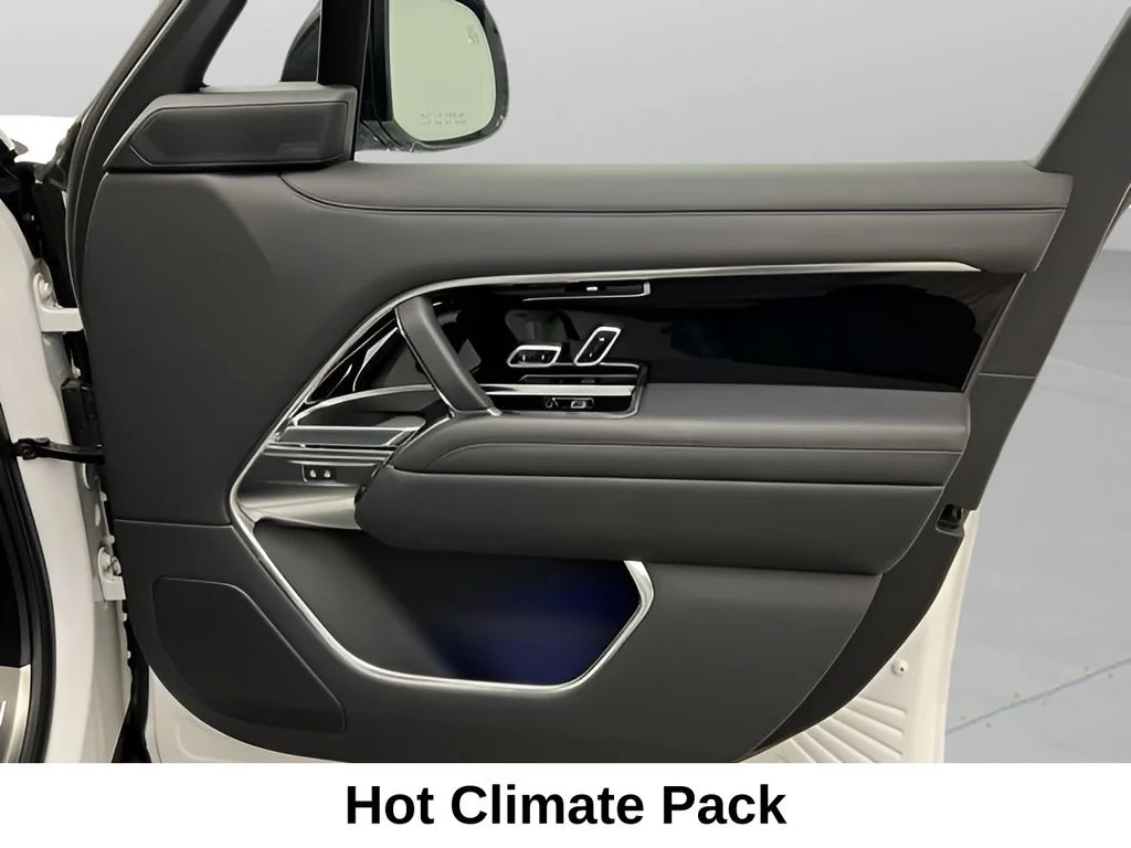 Used 2023 Fuji White Land Rover SE image 11