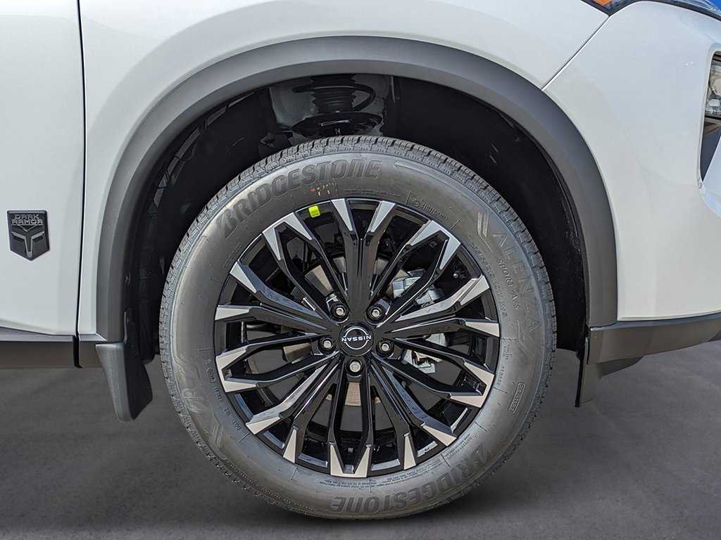 New 2026 Everest White Pearl Tricoat Nissan Dark Armor image 9