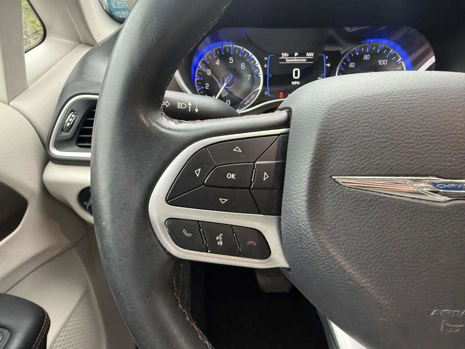 Used 2018 Billet Silver Metallic Clearcoat Chrysler Touring L image 17