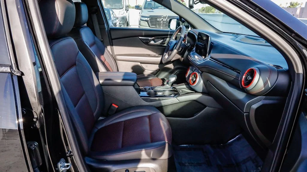 Used 2025 Black Chevrolet RS image 20