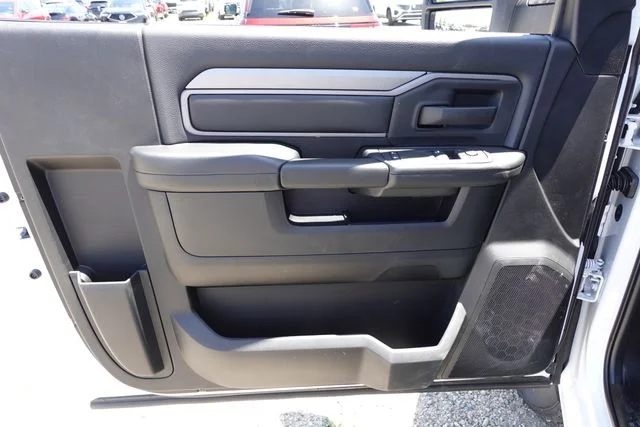 2025 RAM 3500 Chassis Tradesman - Photo 15