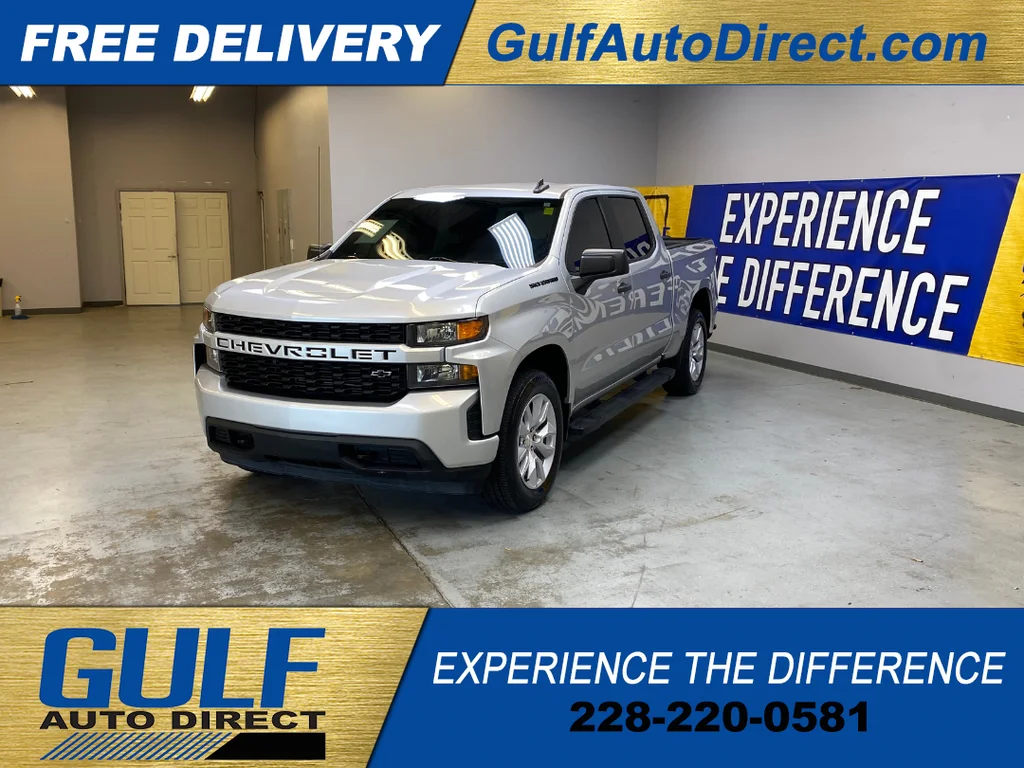 Used 2022 Silver Chevrolet Custom image 4