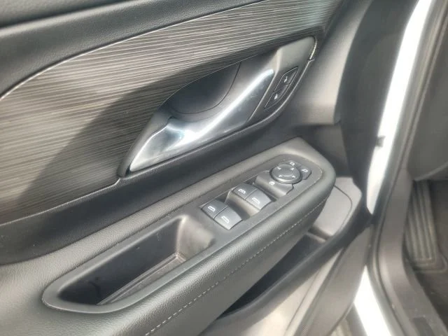 Used 2024 Summit White GMC SLE image 20
