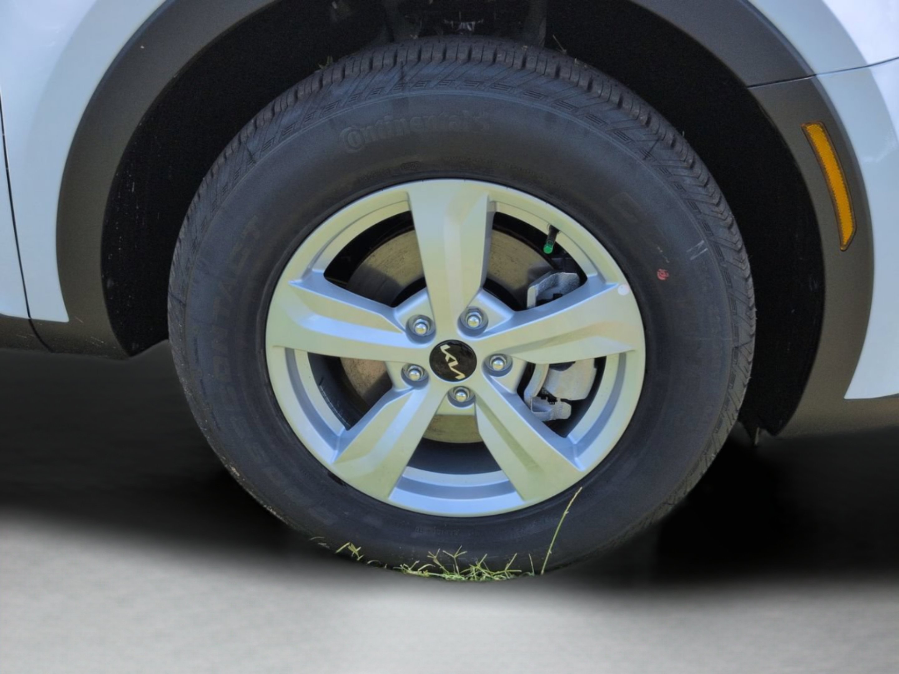 New 2026 Glacial White Pearl Kia LX image 65