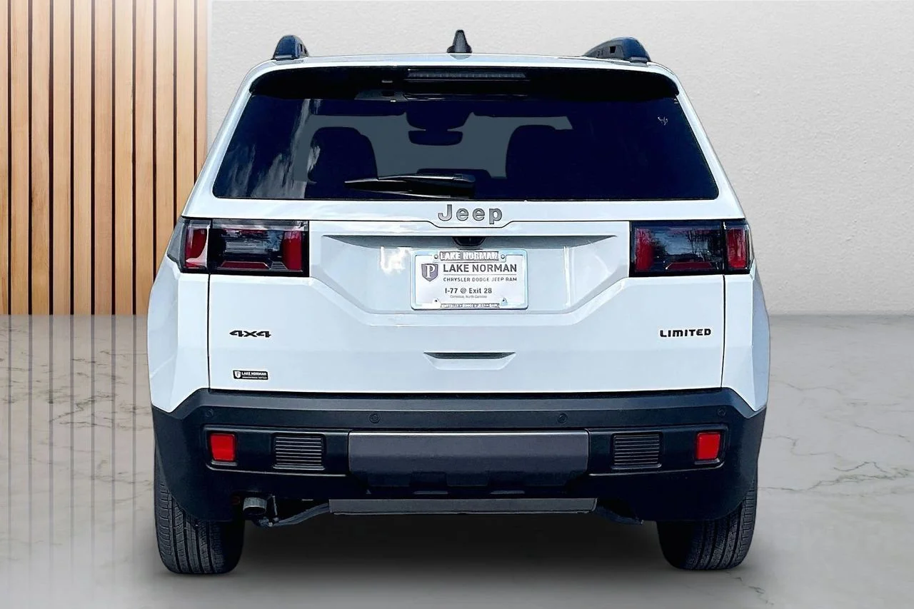 New 2026 Bright White Clear-Coat Exterior Paint Jeep Limited image 8