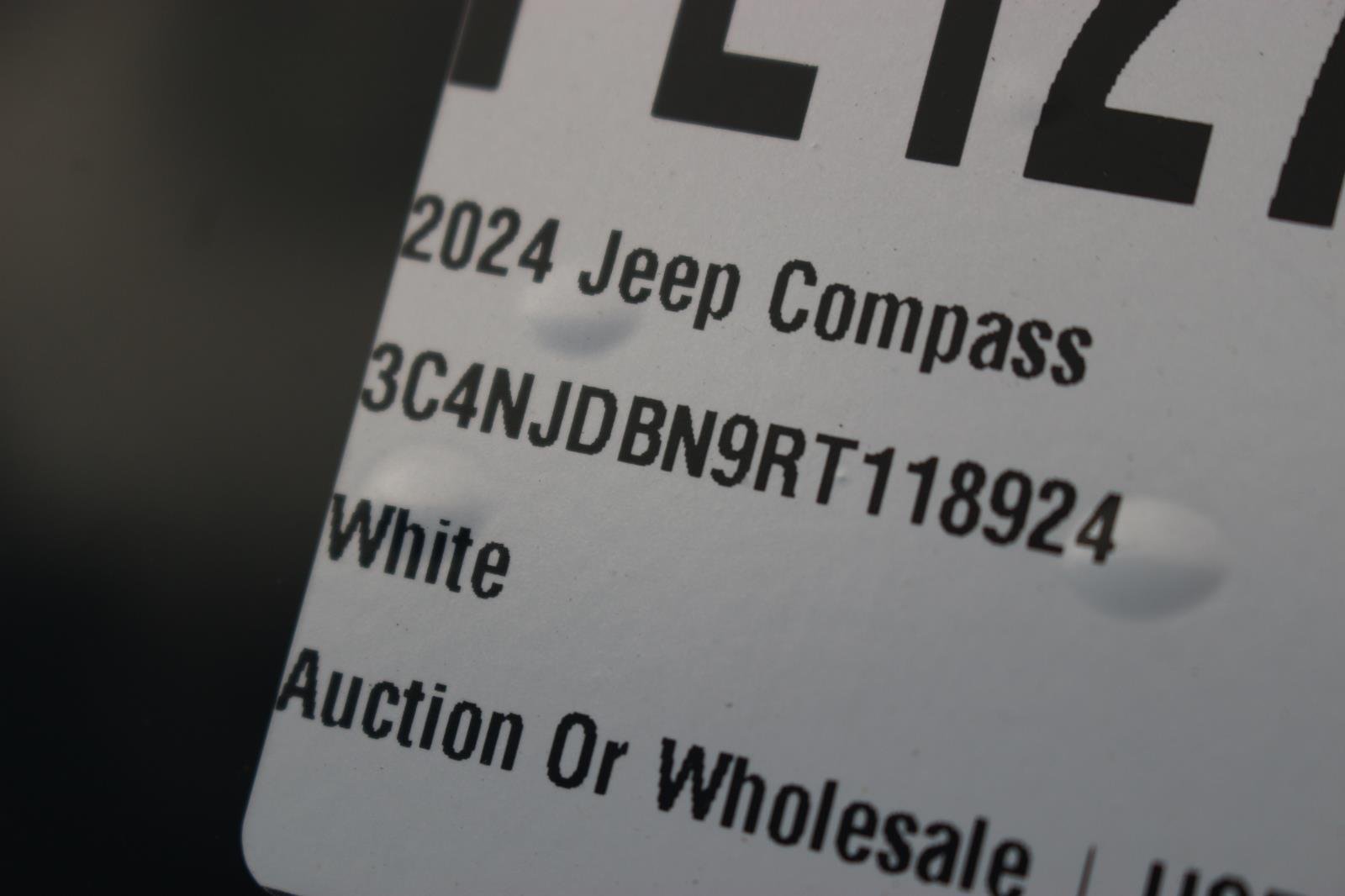 Used 2024 White Jeep Latitude image 39