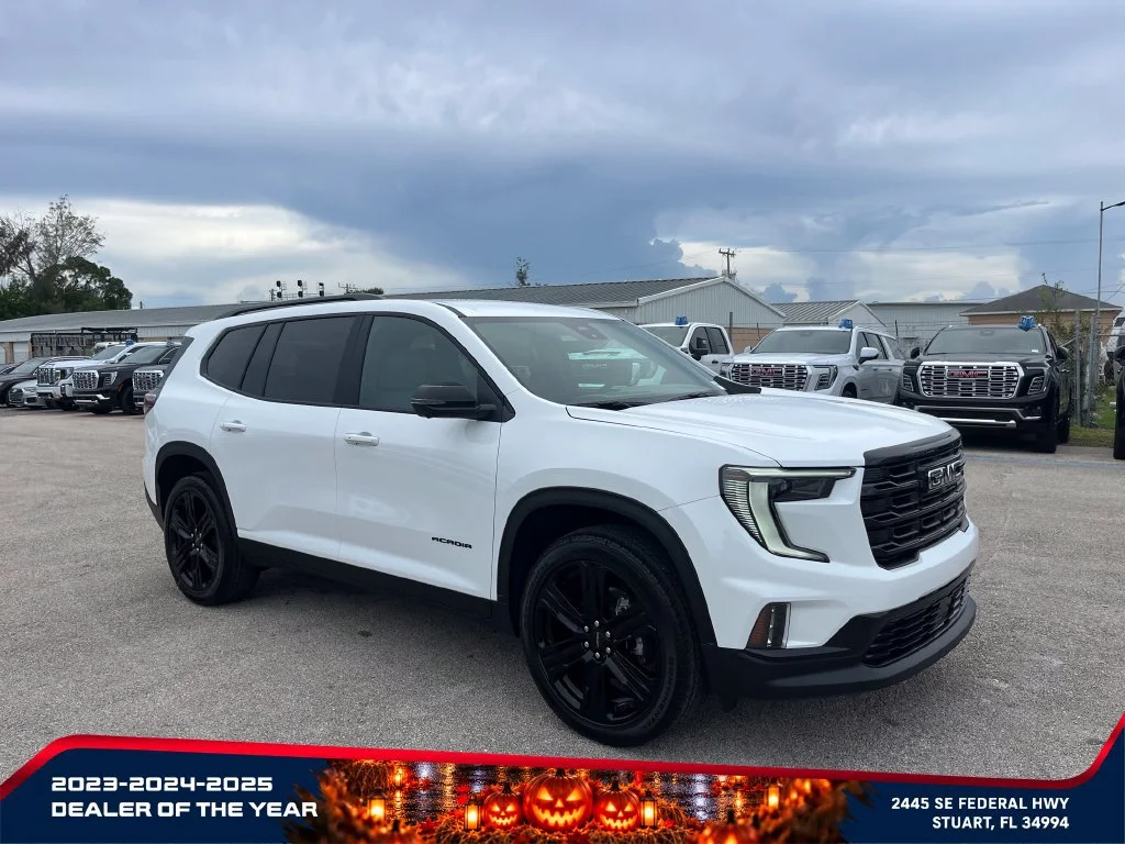 New 2026 Summit White GMC Elevation image 2
