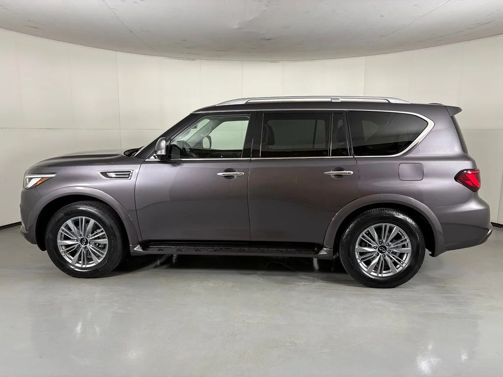 Used 2024 Gray INFINITI LUXE image 5