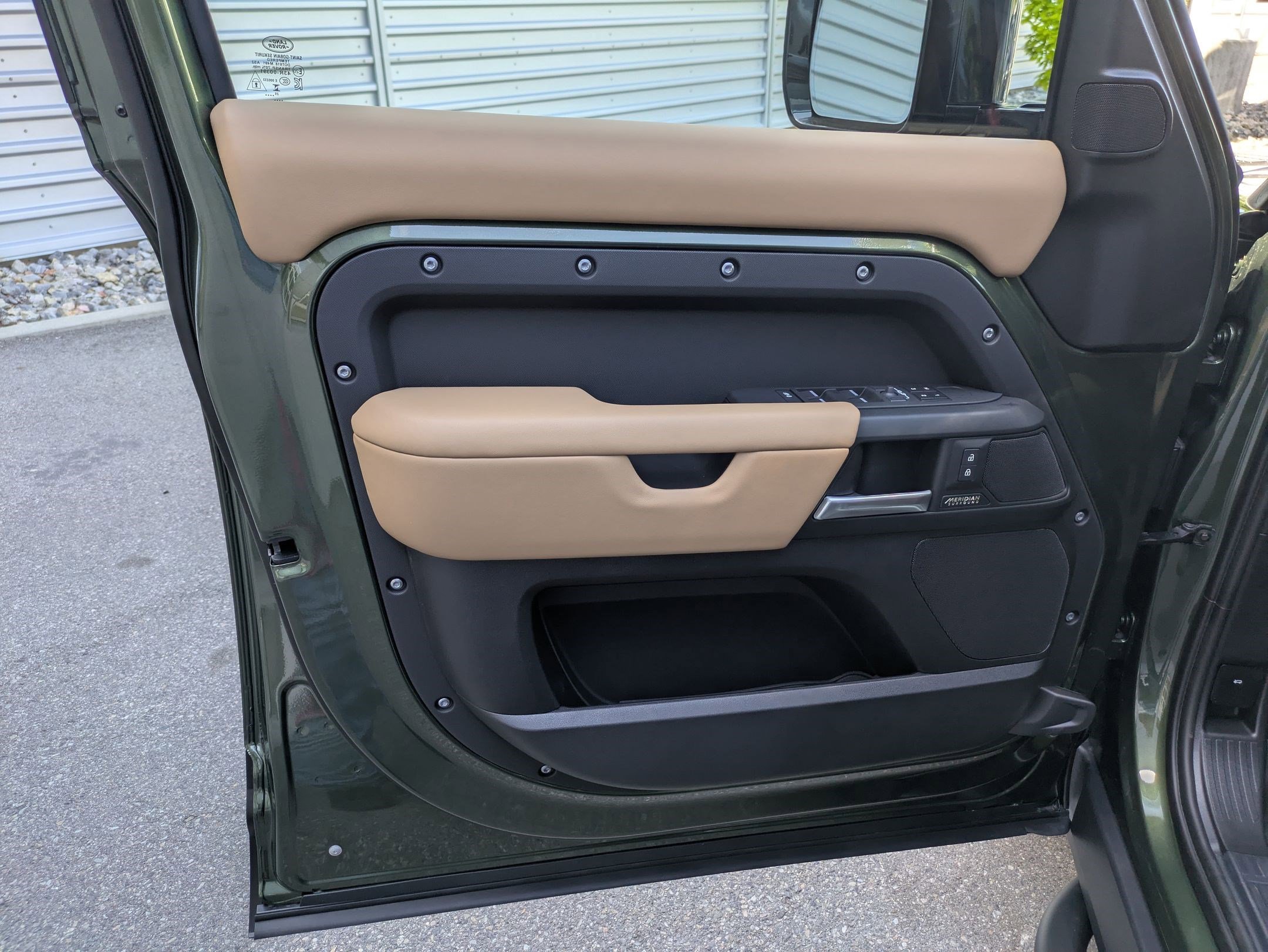 2026 Land Rover Defender X-Dynamic SE - Photo 13