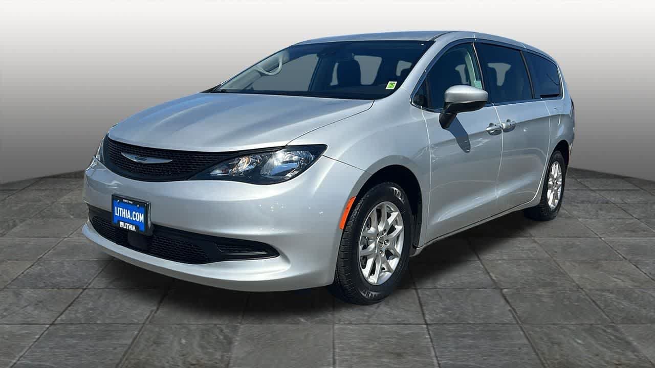 2023 Chrysler Voyager LX