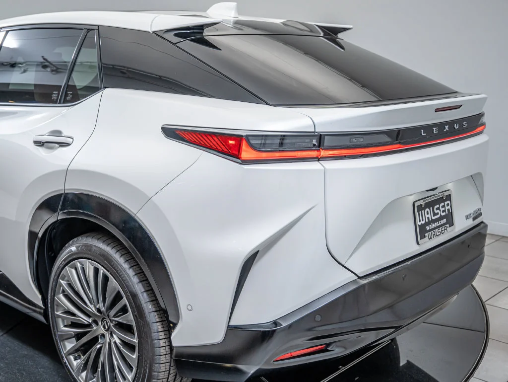 Used 2023 EMINENT WHITE PEARL Lexus 450e Luxury image 18