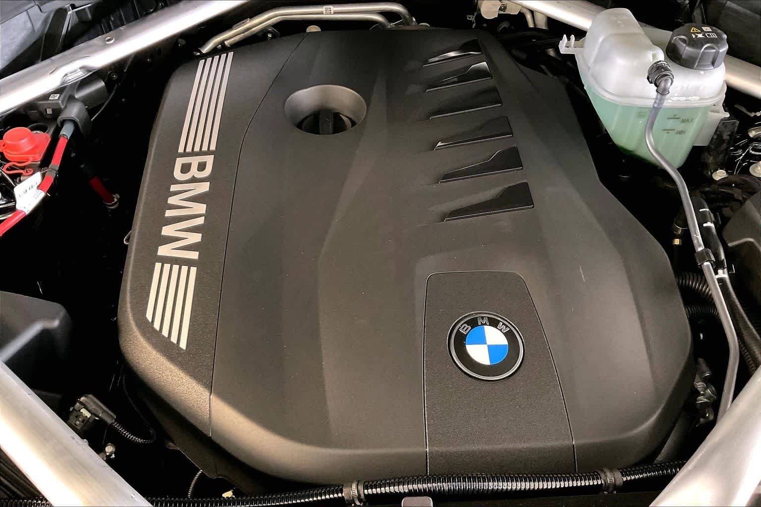 New 2027 Black Sapphire Metallic BMW 40 xDrive image 17