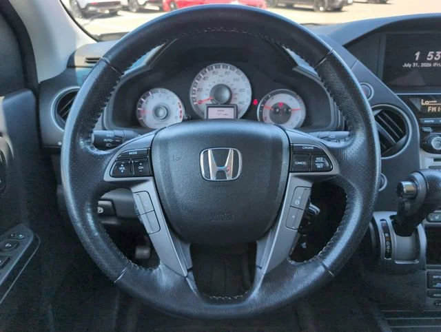 Used 2012 Polished Metal Metallic Honda Touring image 22