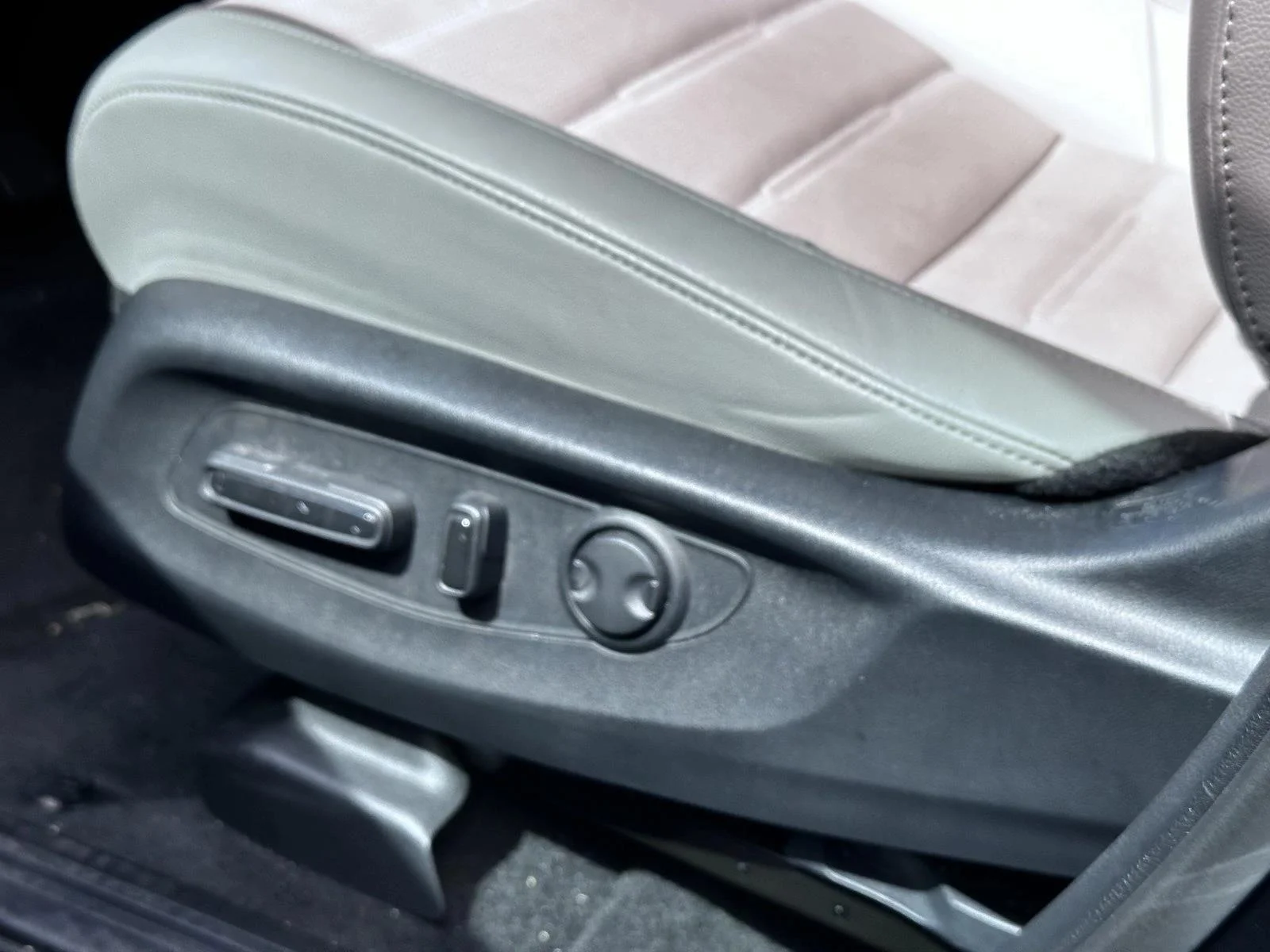 Used 2025 Black Honda EX-L image 18
