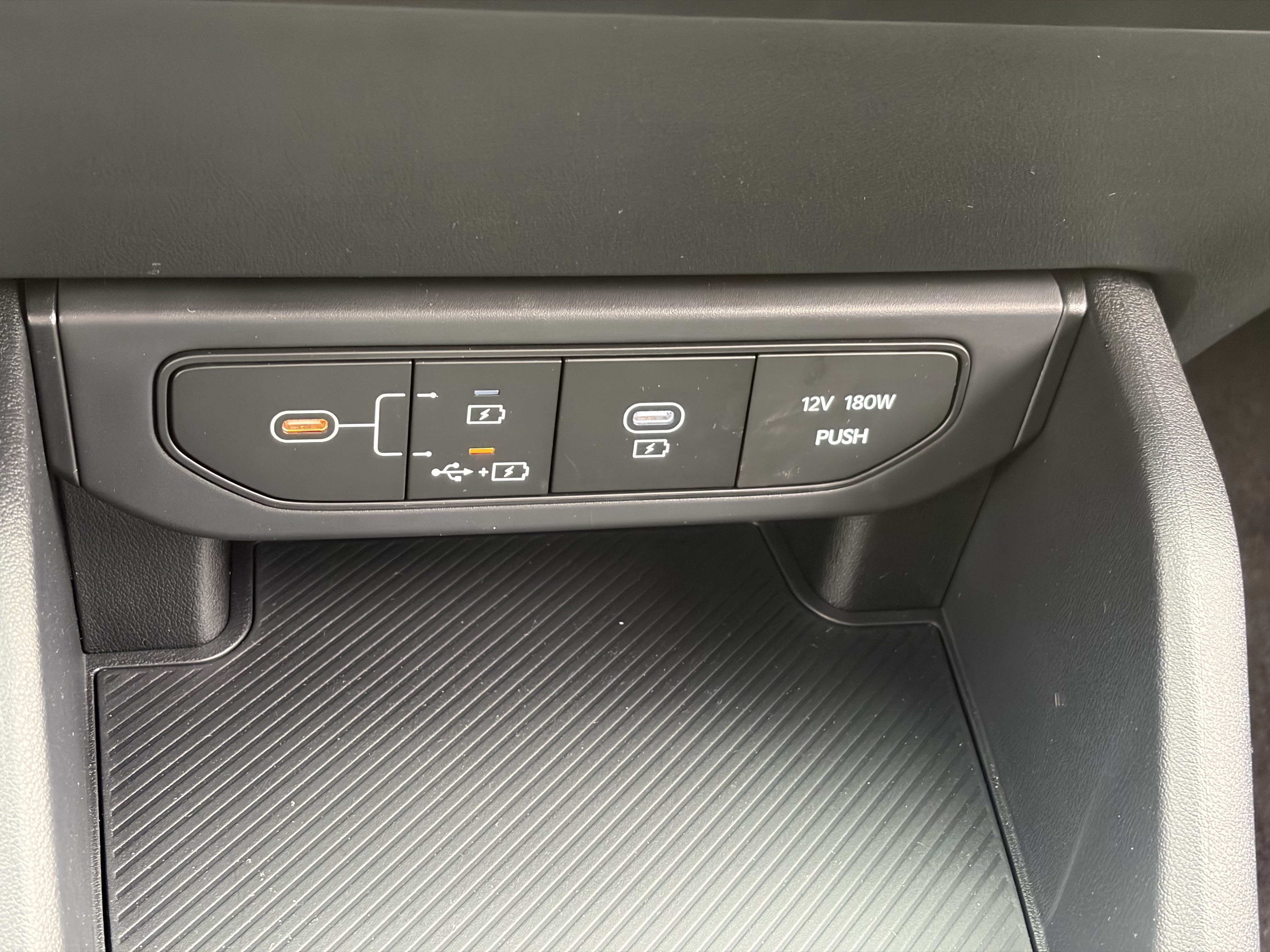 New 2026 Snow White Pearl Kia LXS image 27