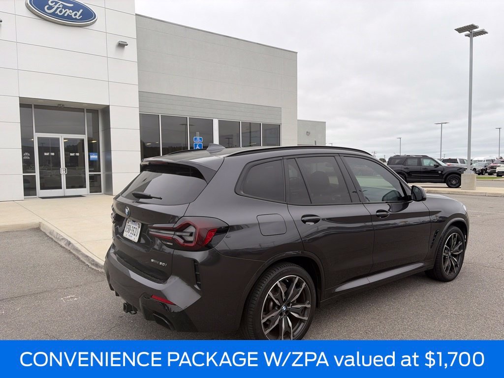 Used 2024 Dark Graphite Metallic BMW sDrive30i image 4