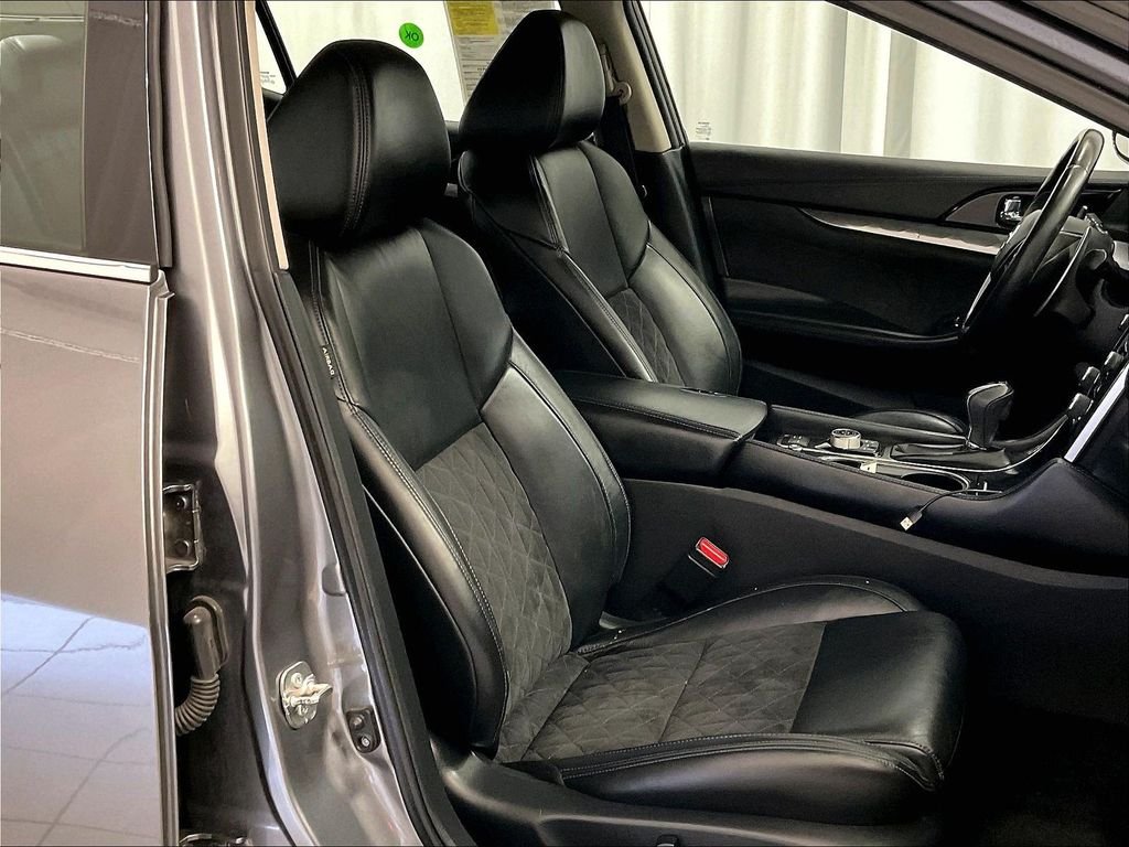 Used 2016 Gun Metallic Nissan SR image 11
