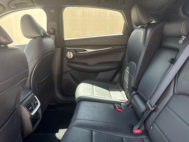 Used 2023 Gray INFINITI ESSENTIAL image 8