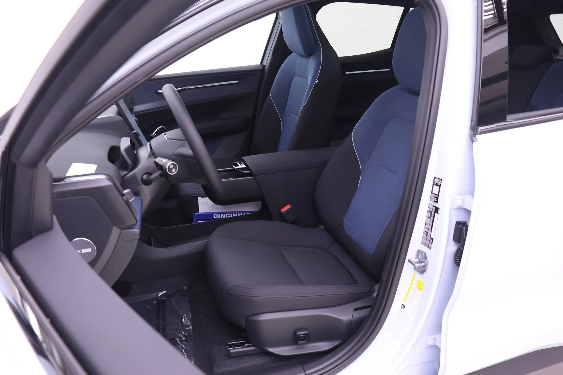 New 2026 White Volvo Twin Motor Performance Ultra image 7