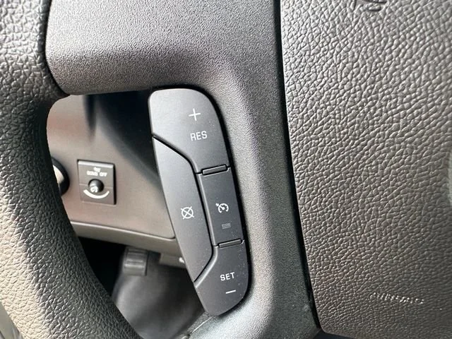 2025 GMC Savana Cargo Work Van - Photo 23