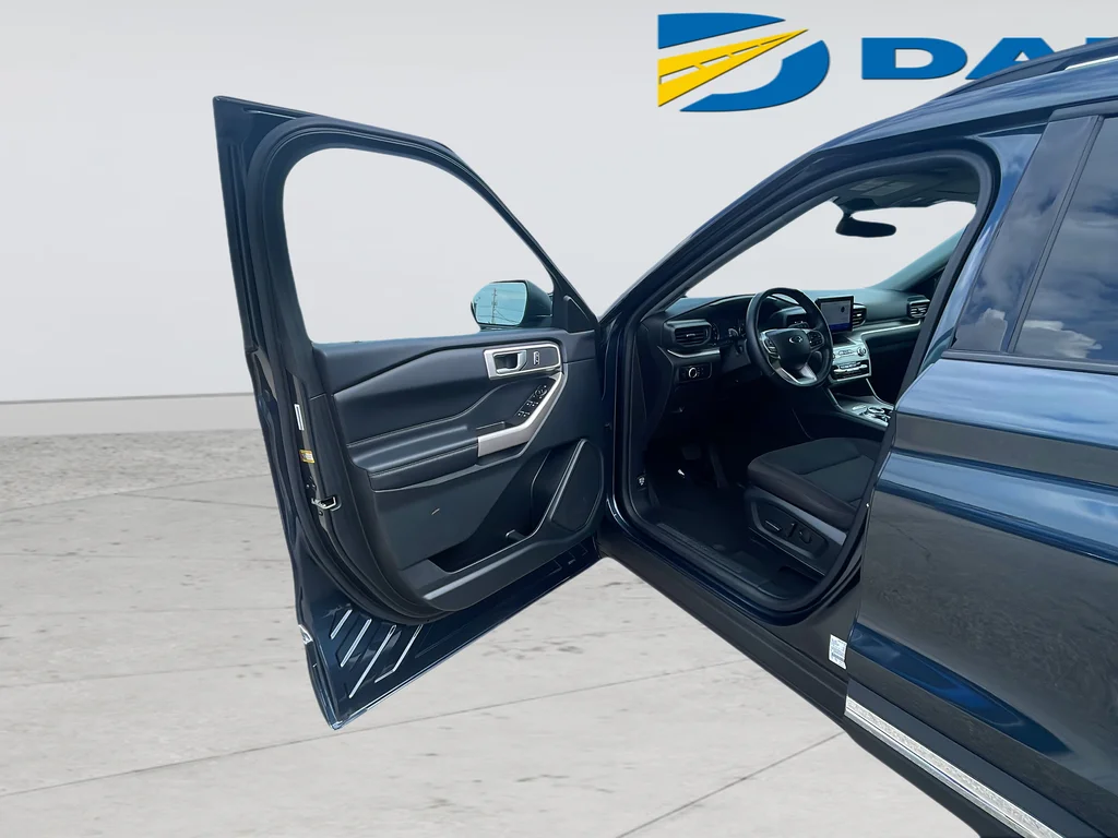 Used 2023 Blue Ford XLT image 33