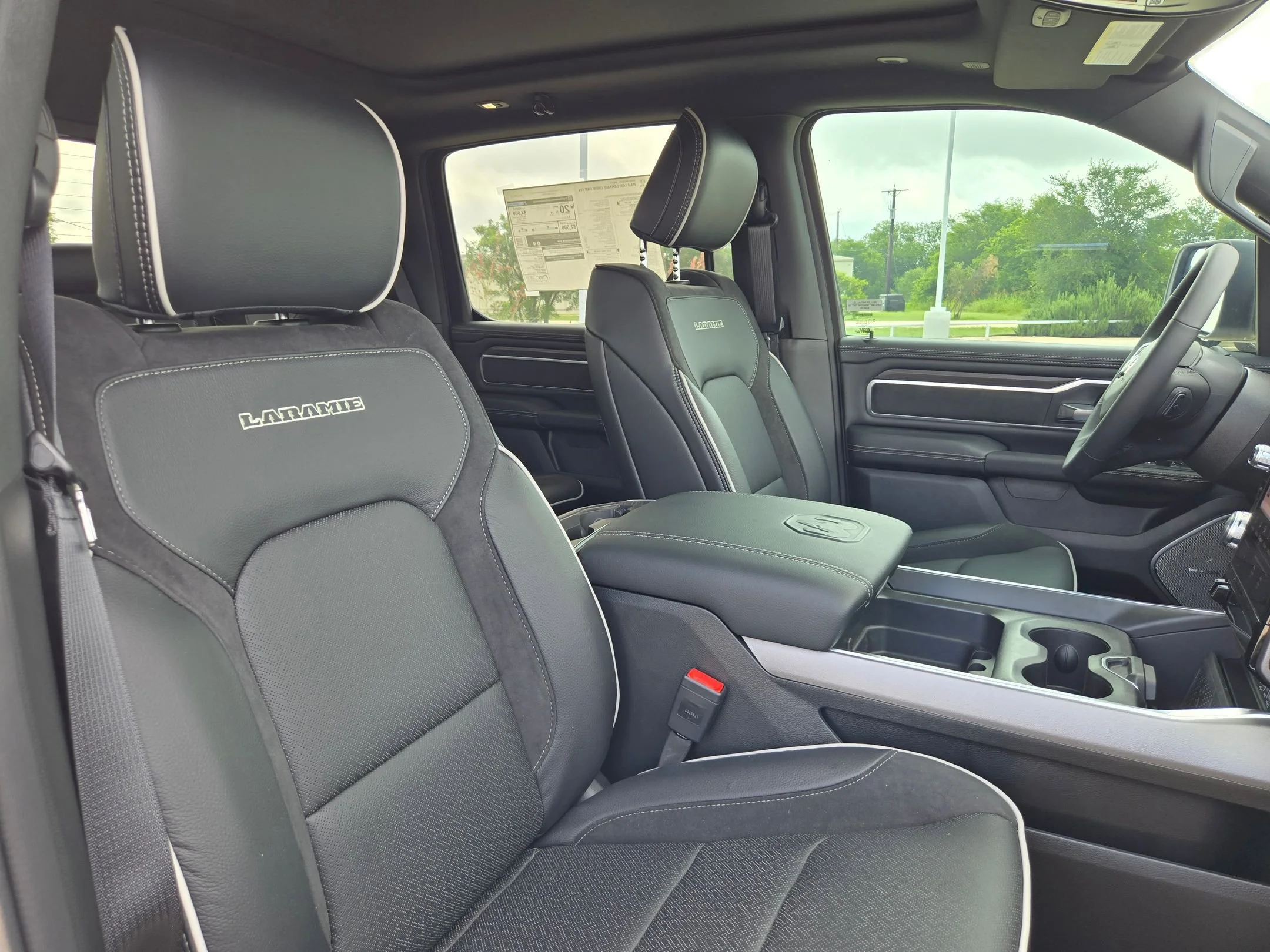 2026 RAM 1500 Laramie - Photo 23