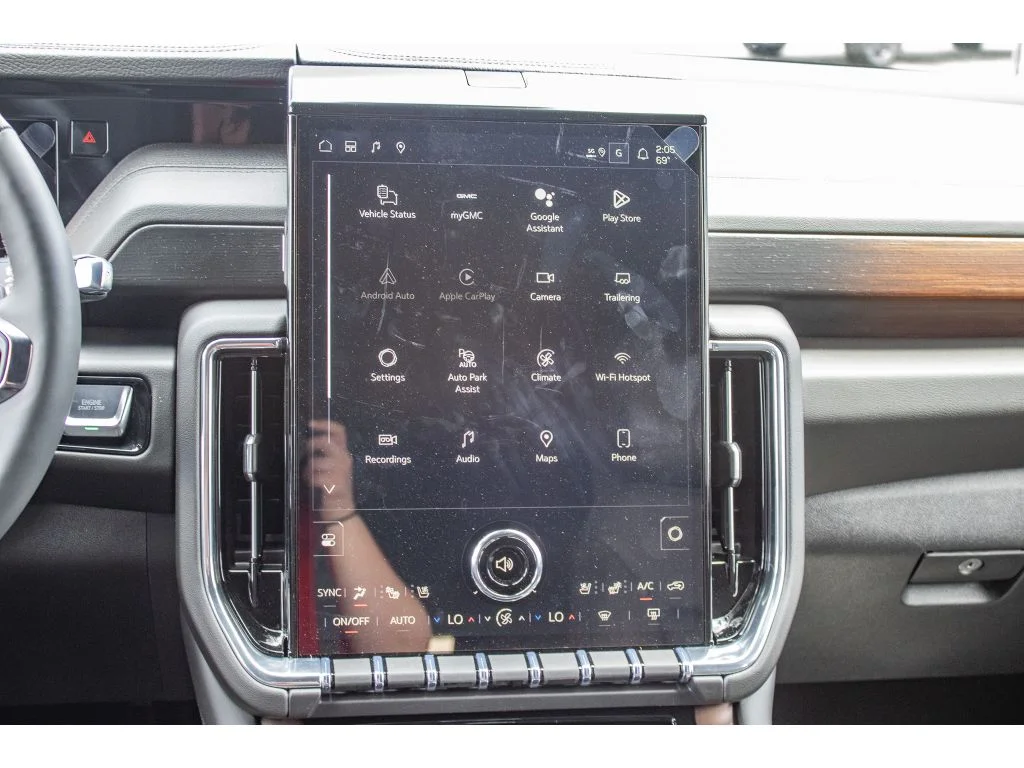 2026 GMC Yukon Denali - Photo 29