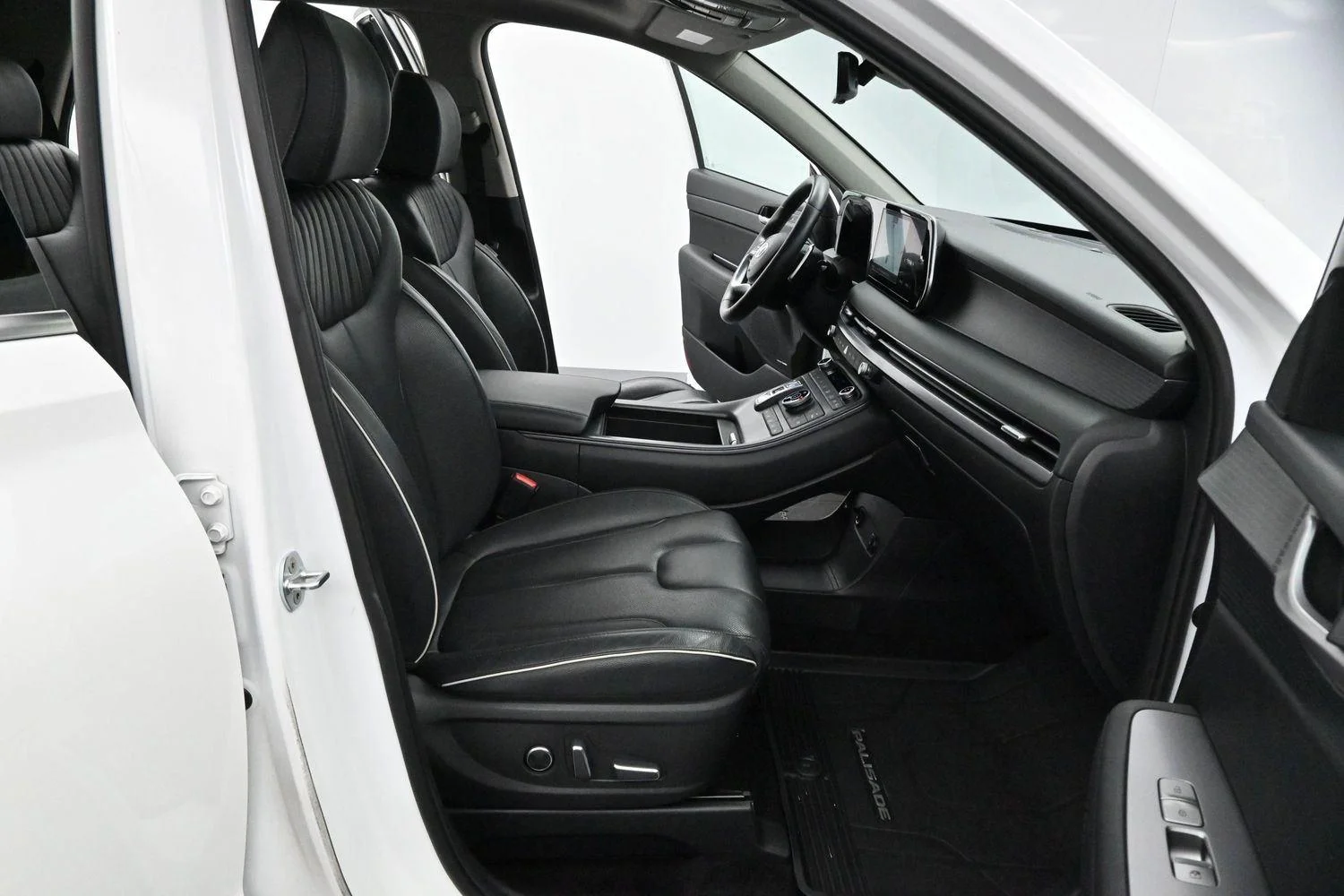 Used 2023 Hyper White Hyundai Limited image 36