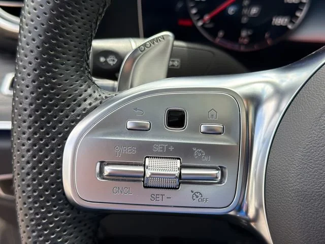 Used 2019 Red Mercedes-Benz 4MATIC® image 25