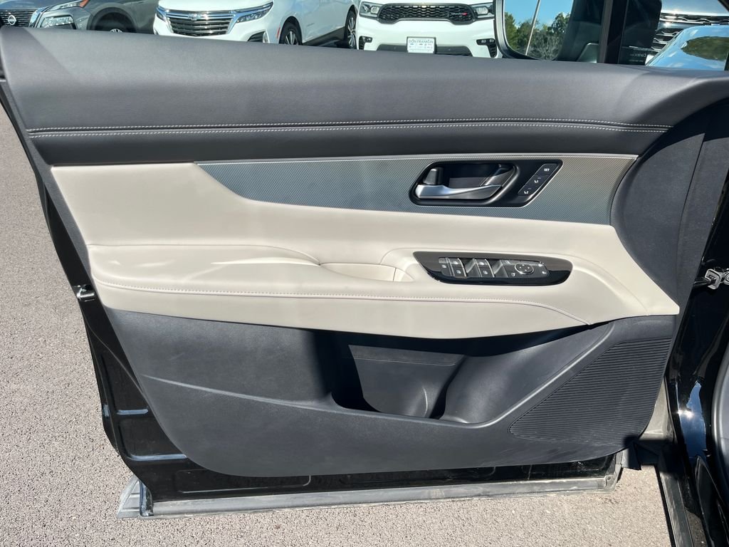 Used 2025 Black Nissan SL image 11