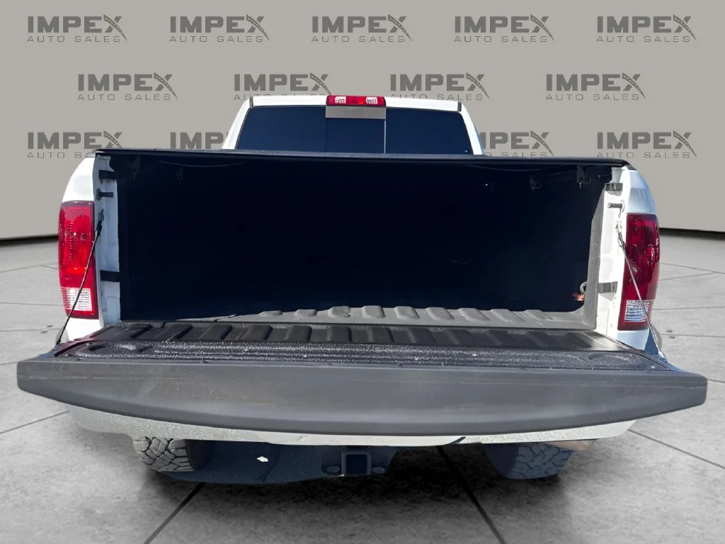 Used 2018 White Ram SLT image 25