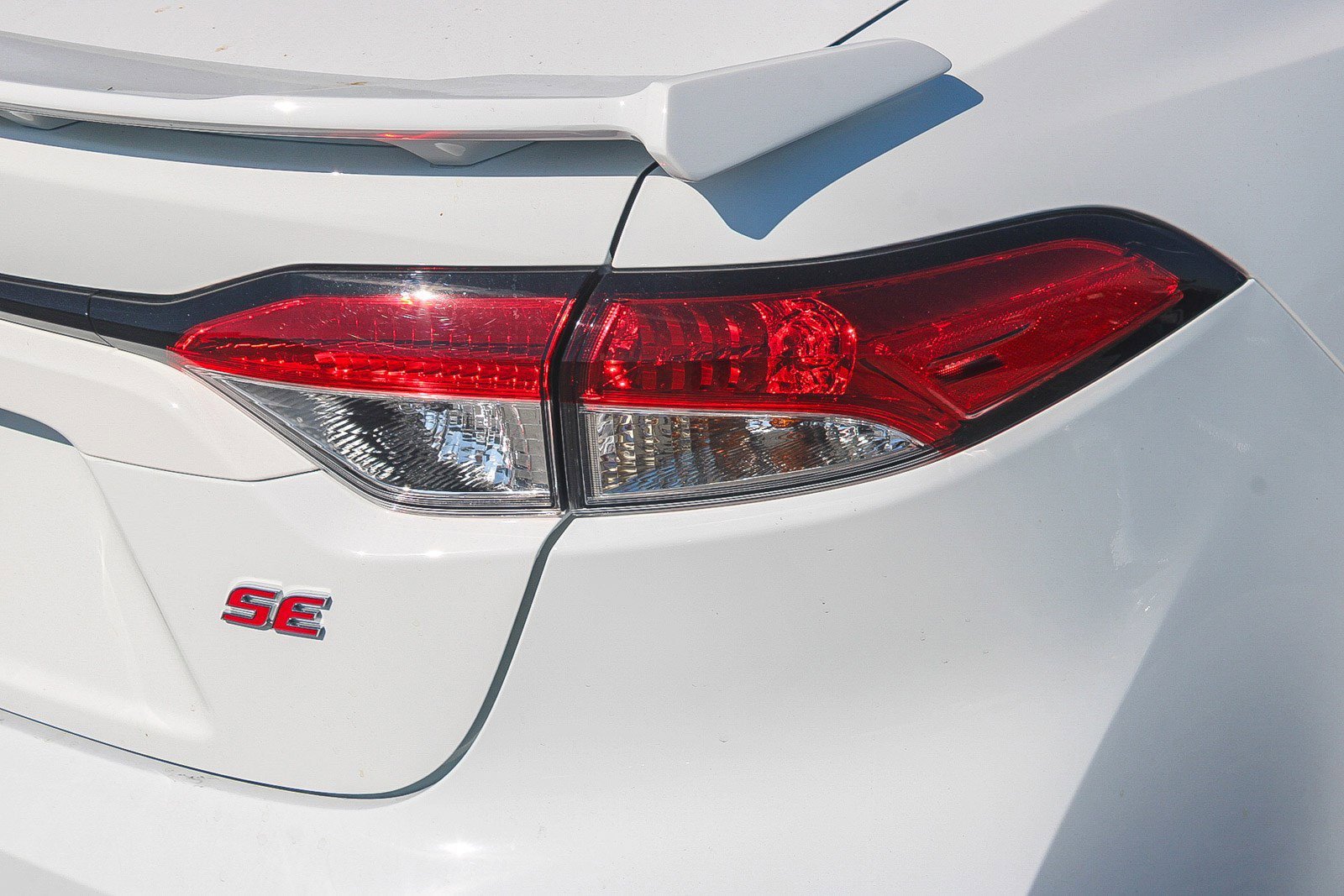Used 2025 Ice Cap Toyota SE image 14