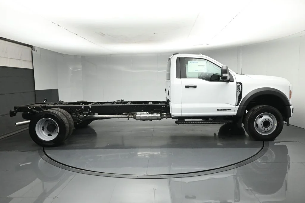 New 2026 Oxford White Ford XL image 9